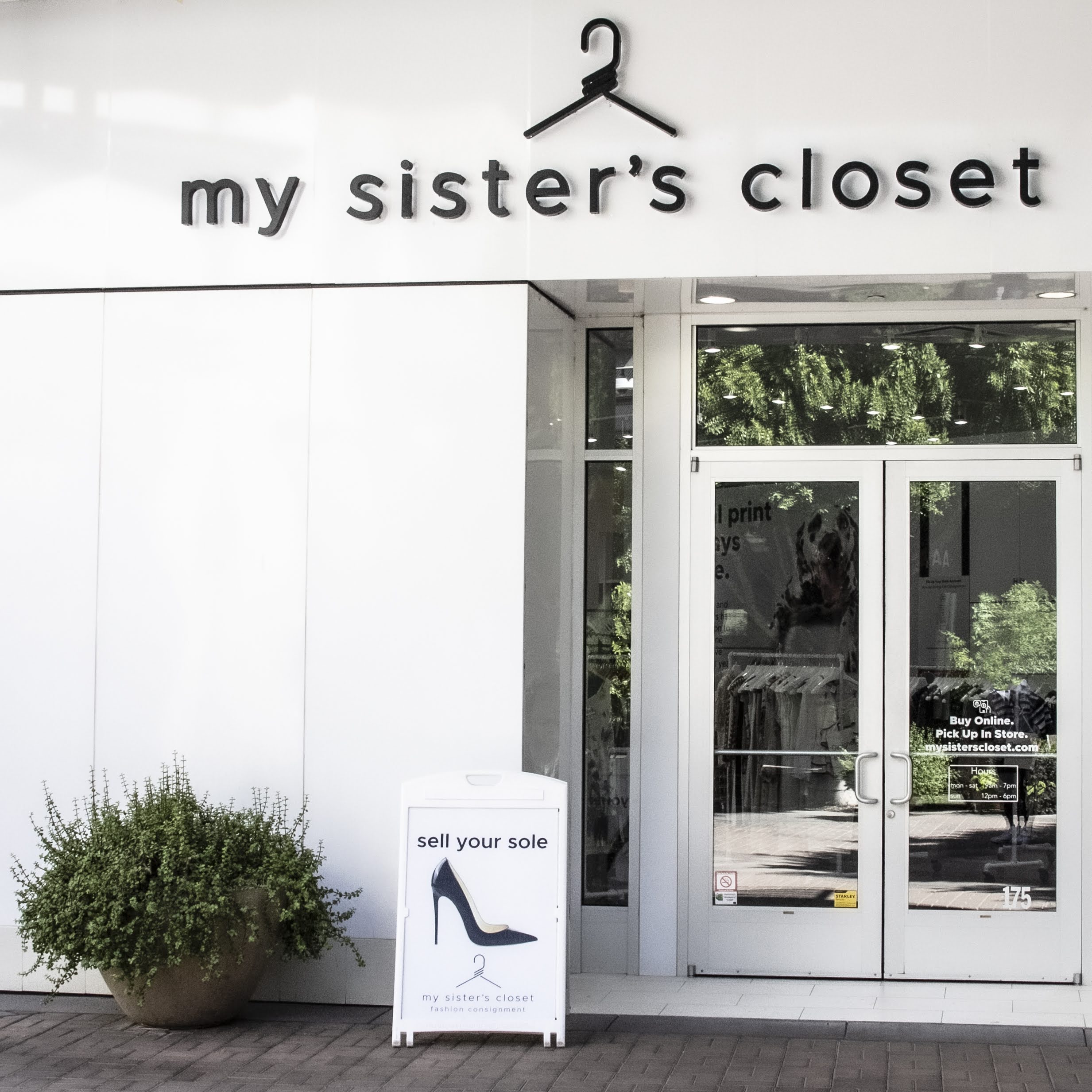 Sisters Closet