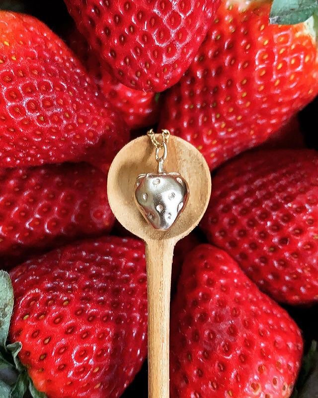 MIMOSA Handcrafted pendant